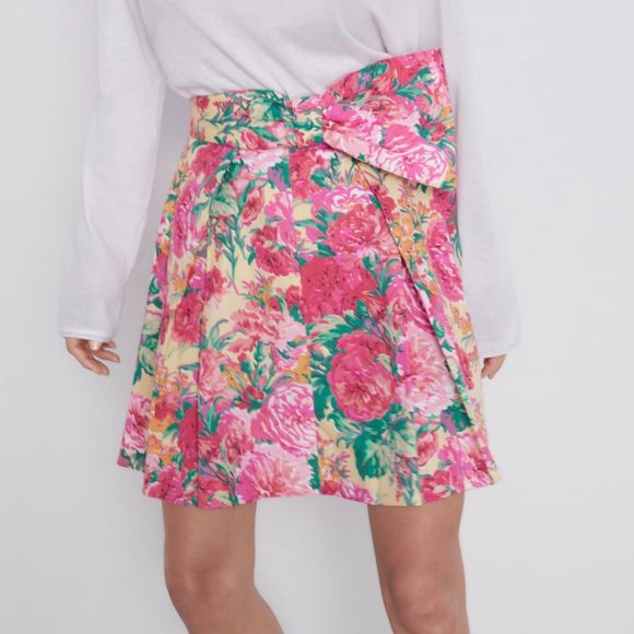 LAST 1! FLORAL PRINT MINI SKIRT - Picture 14 of 14